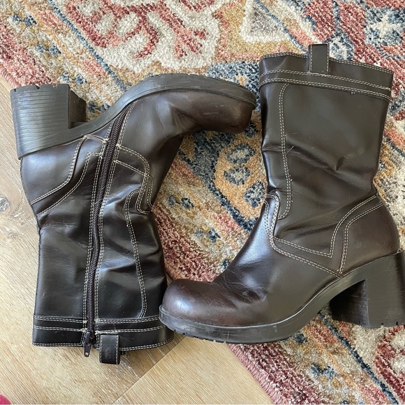 VTG Y2K NO BOUNDARIES CHUNKY FAUX LEATHER BOOT - Picture 6 of 8